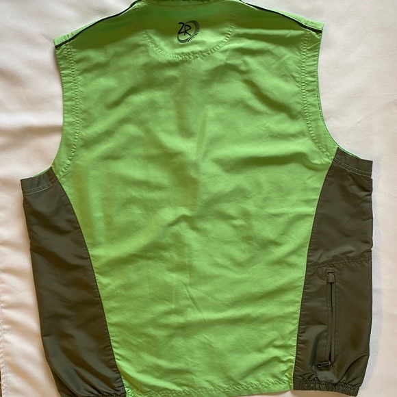 Men’s Medium Light Zero Restriction Jacket - Picture 3 of 4